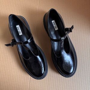 Bibi Lou "Cathy" Leather T-strap Mary Janes Size 40 NWOB